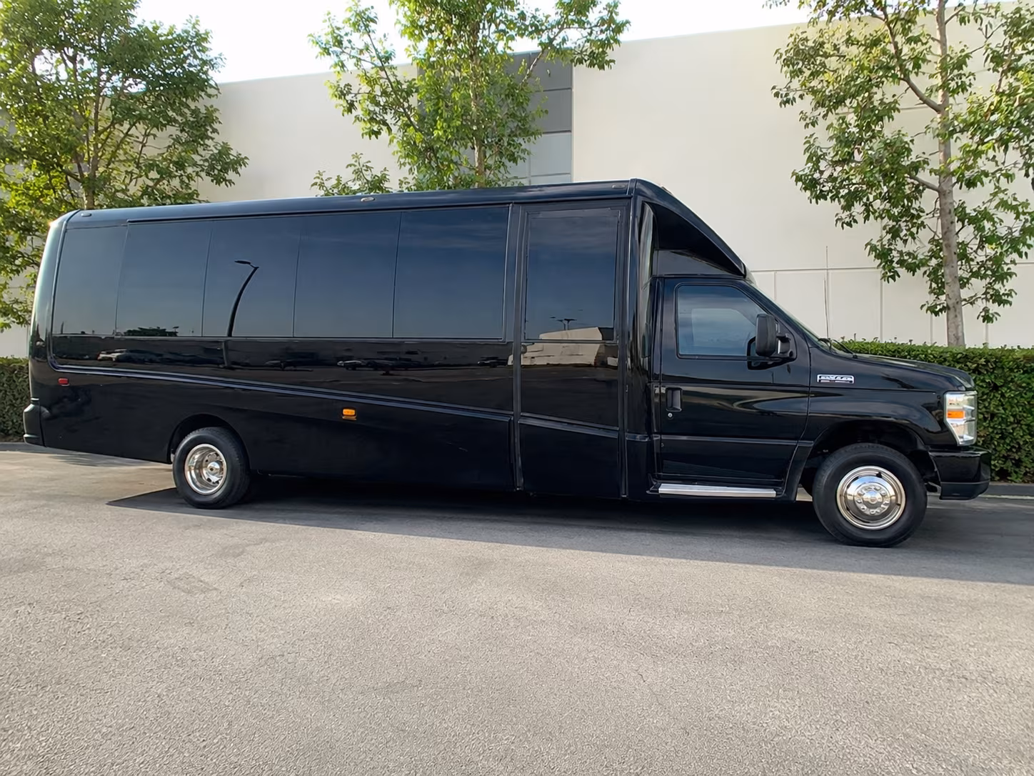 charter buses to pnc bank arts center shows in holmdel