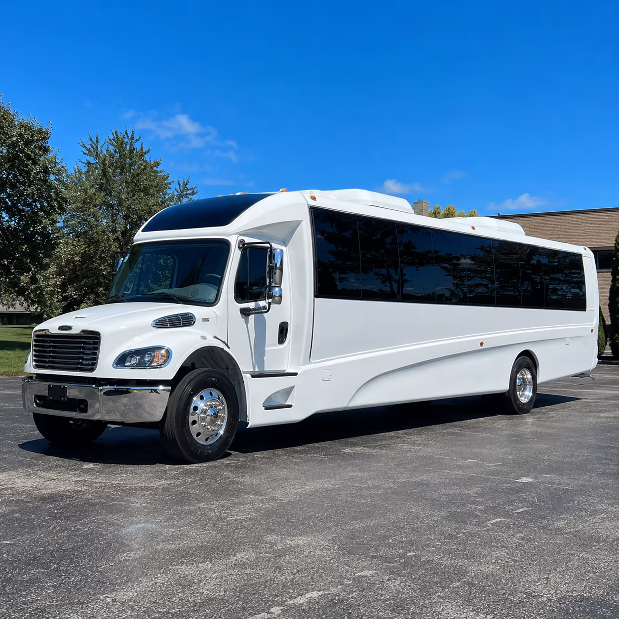 woodbridge 20 passenger minibus